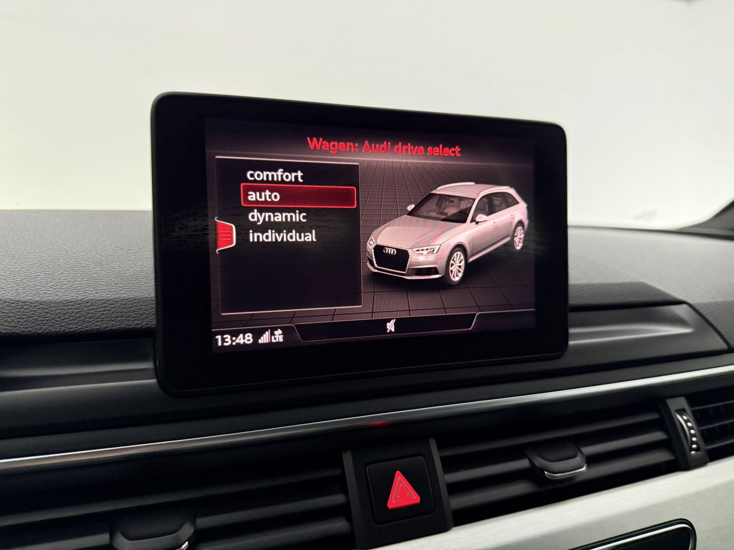 Audi A4 1.4 TFSI 150PK Sport S line | Clima | Cruise | Navigatie | Parkeersens. | LED | NAP