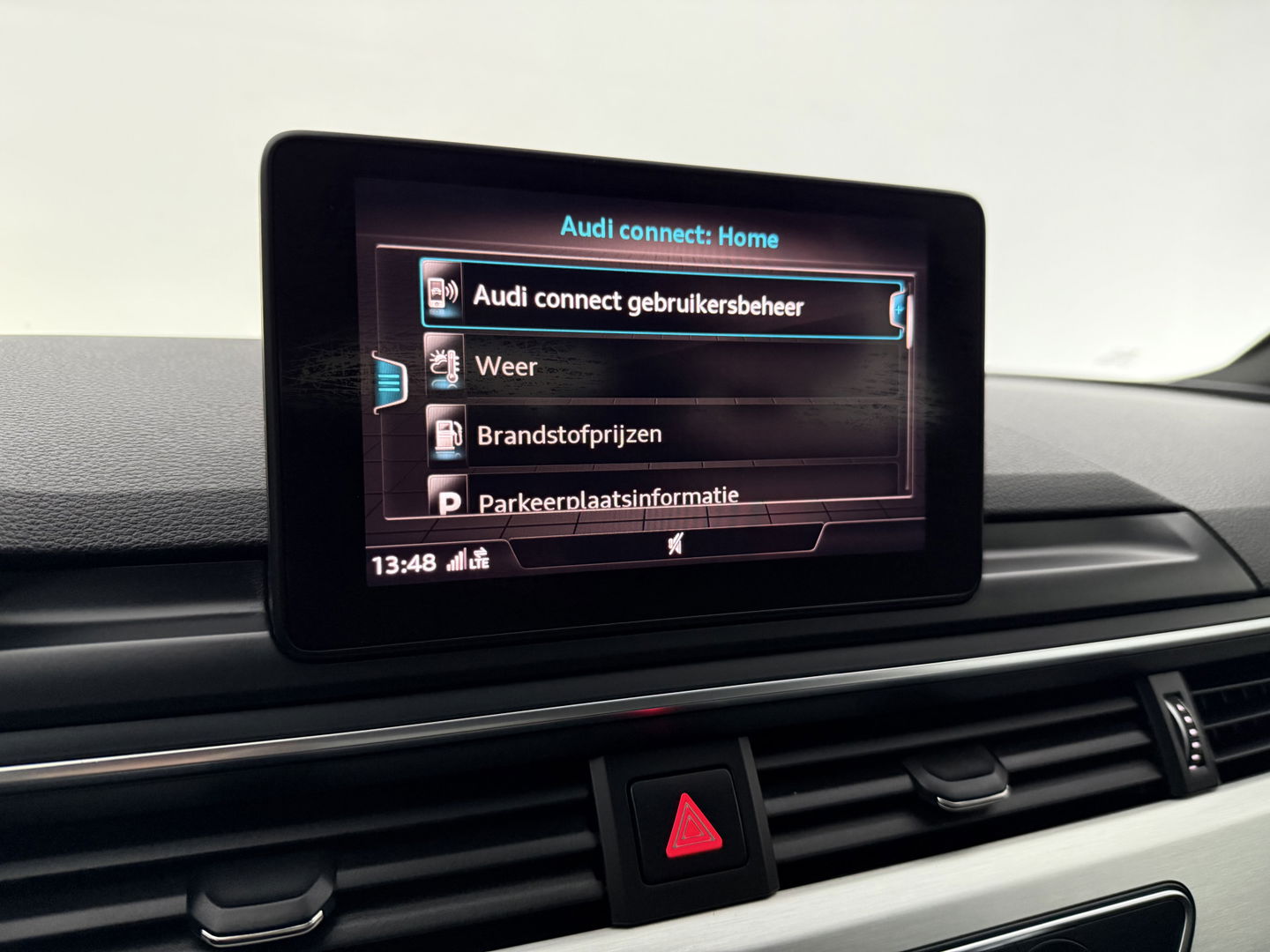 Audi A4 1.4 TFSI 150PK Sport S line | Clima | Cruise | Navigatie | Parkeersens. | LED | NAP