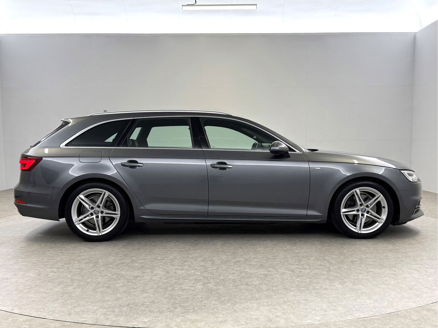 Audi A4 1.4 TFSI 150PK Sport S line | Clima | Cruise | Navigatie | Parkeersens. | LED | NAP