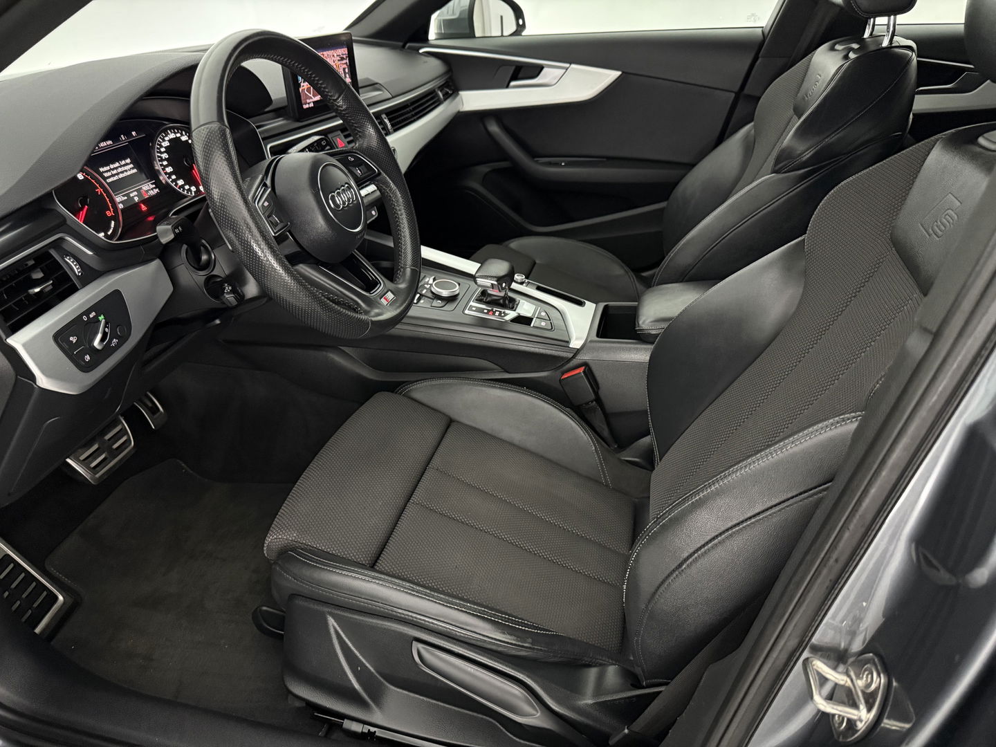 Audi A4 1.4 TFSI 150PK Sport S line | Clima | Cruise | Navigatie | Parkeersens. | LED | NAP