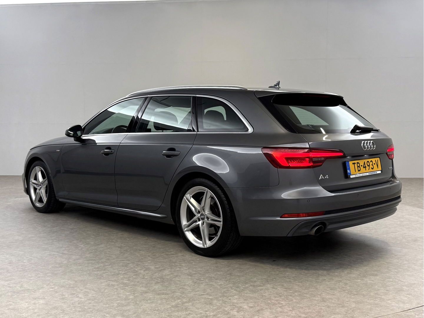 Audi A4 1.4 TFSI 150PK Sport S line | Clima | Cruise | Navigatie | Parkeersens. | LED | NAP