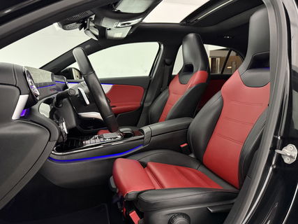 Mercedes-Benz A-Klasse 180 AMG | Pano | Sfeerverl. | Virtual | Camera | Carplay | LED