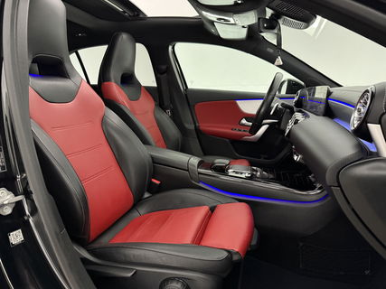 Mercedes-Benz A-Klasse 180 AMG | Pano | Sfeerverl. | Virtual | Camera | Carplay | LED