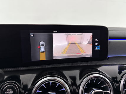 Mercedes-Benz A-Klasse 180 AMG | Pano | Sfeerverl. | Virtual | Camera | Carplay | LED