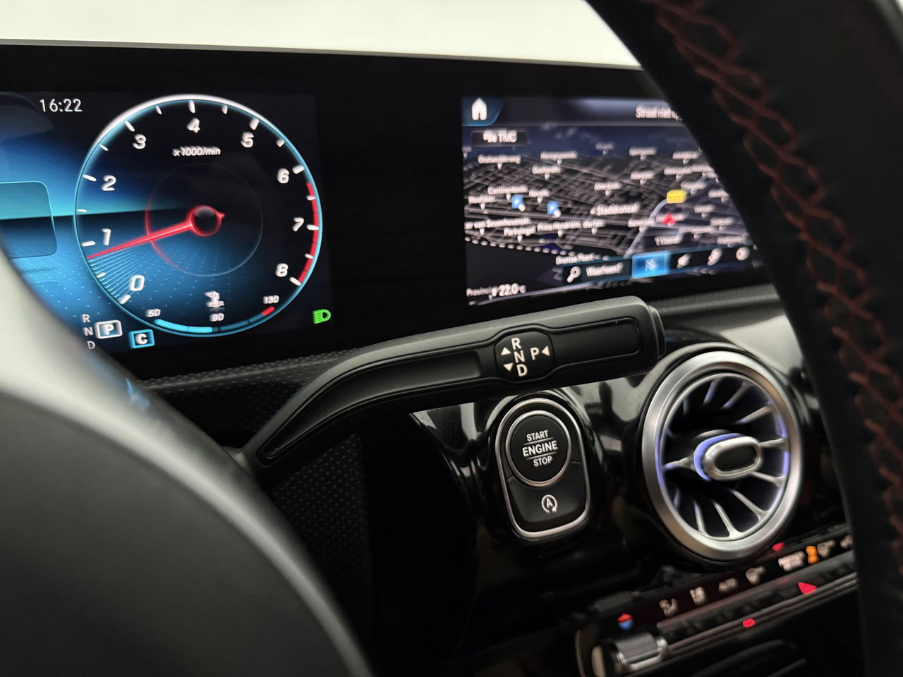 Mercedes-Benz A-Klasse 180 AMG | Pano | Sfeerverl. | Virtual | Camera | Carplay | LED