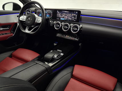 Mercedes-Benz A-Klasse 180 AMG | Pano | Sfeerverl. | Virtual | Camera | Carplay | LED