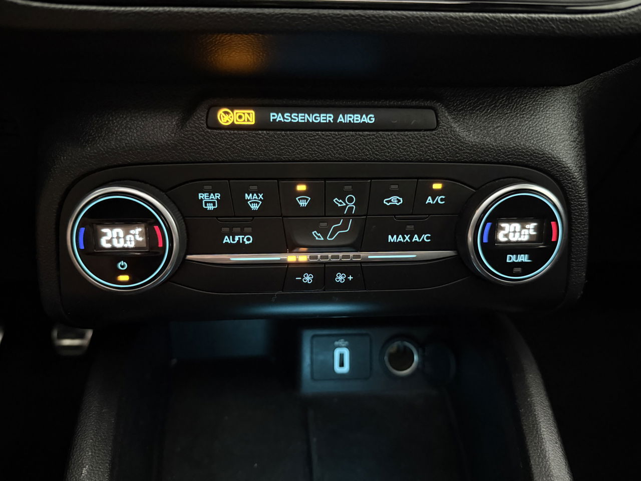 Ford Focus 1.0 EcoBoost ST Line | Panoramadak | Bang&Olufson | LED | Carplay | Navigatie | Cruise | Parkeersens.