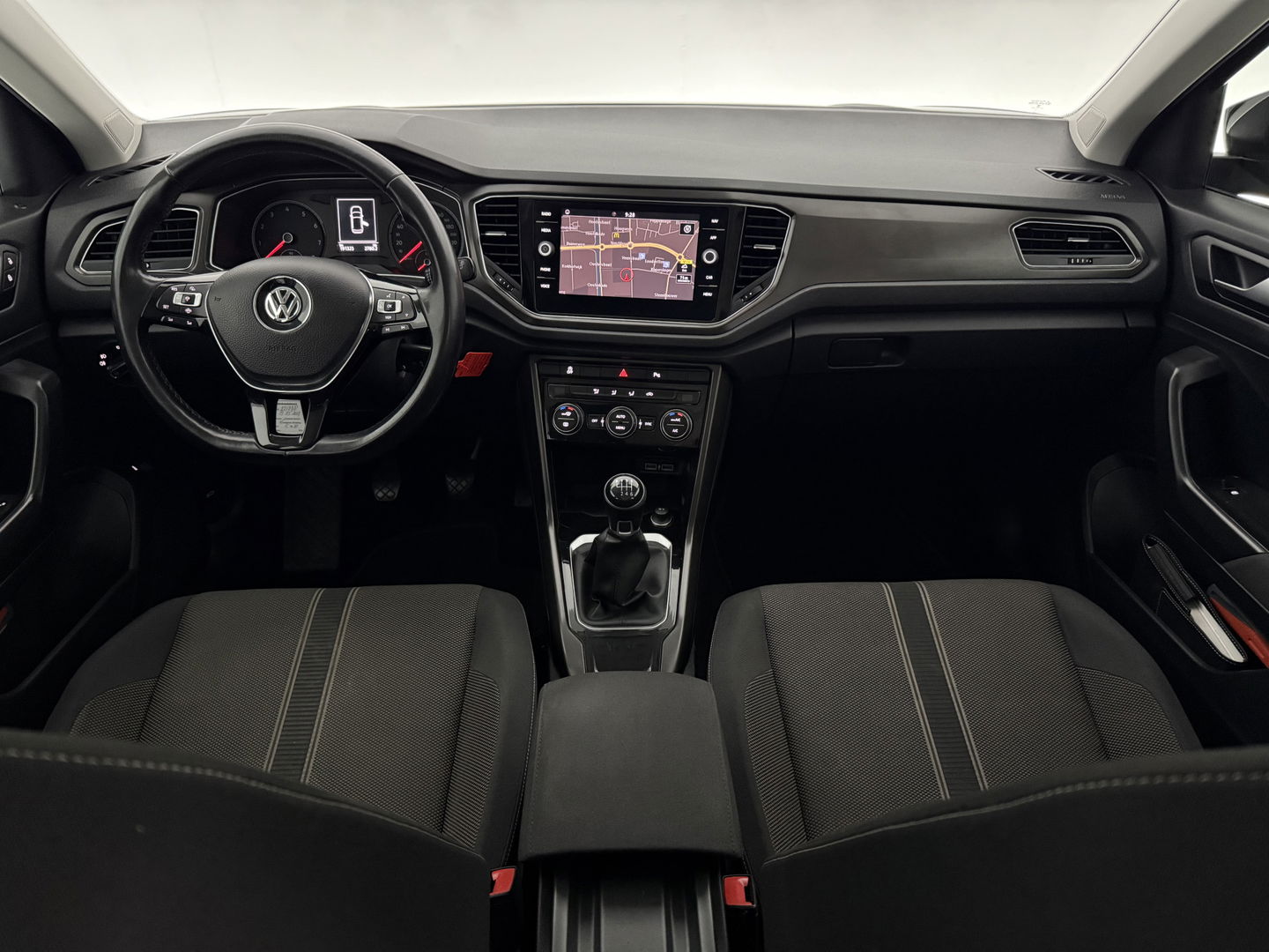 Volkswagen T-Roc TSI Black Edition | Camera | Carplay | LED | Trekh. | Adaptive-Cruise | Parkeersens. | Navi l NAP