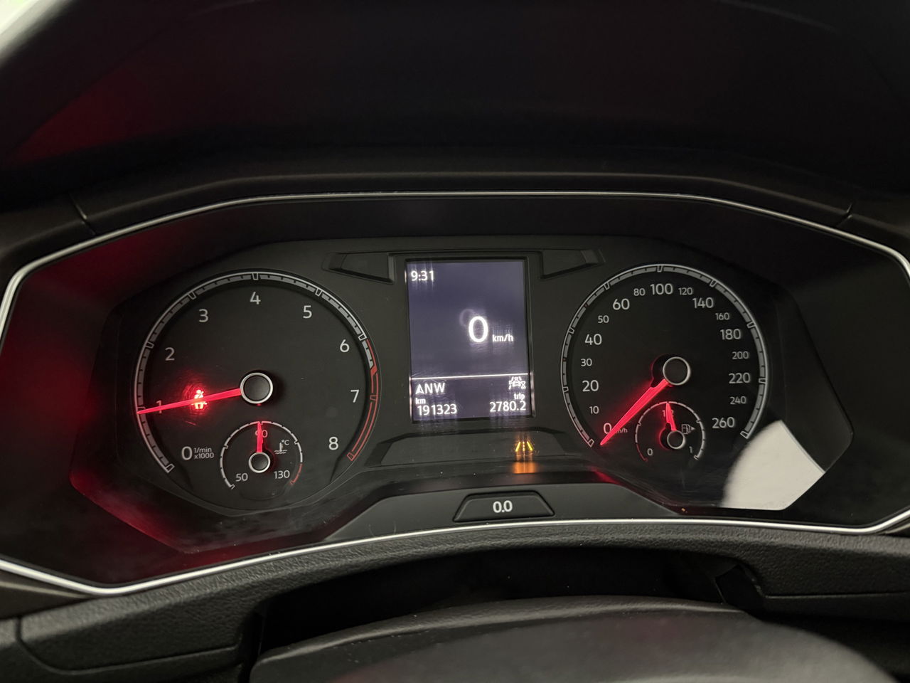 Volkswagen T-Roc TSI Style Business | Camera | Carplay | LED | Trekhaak | Adaptive-Cruise | Parkeersens. | 16"LMV