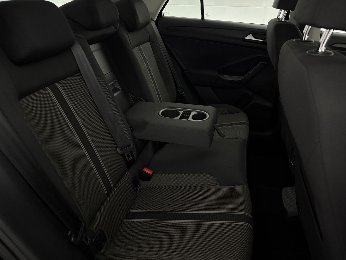 Volkswagen T-Roc TSI Black Edition | Camera | Carplay | LED | Trekh. | Adaptive-Cruise | Parkeersens. | Navi l NAP