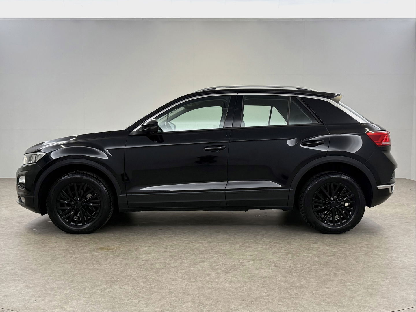 Volkswagen T-Roc TSI Black Edition | Camera | Carplay | LED | Trekh. | Adaptive-Cruise | Parkeersens. | Navi l NAP