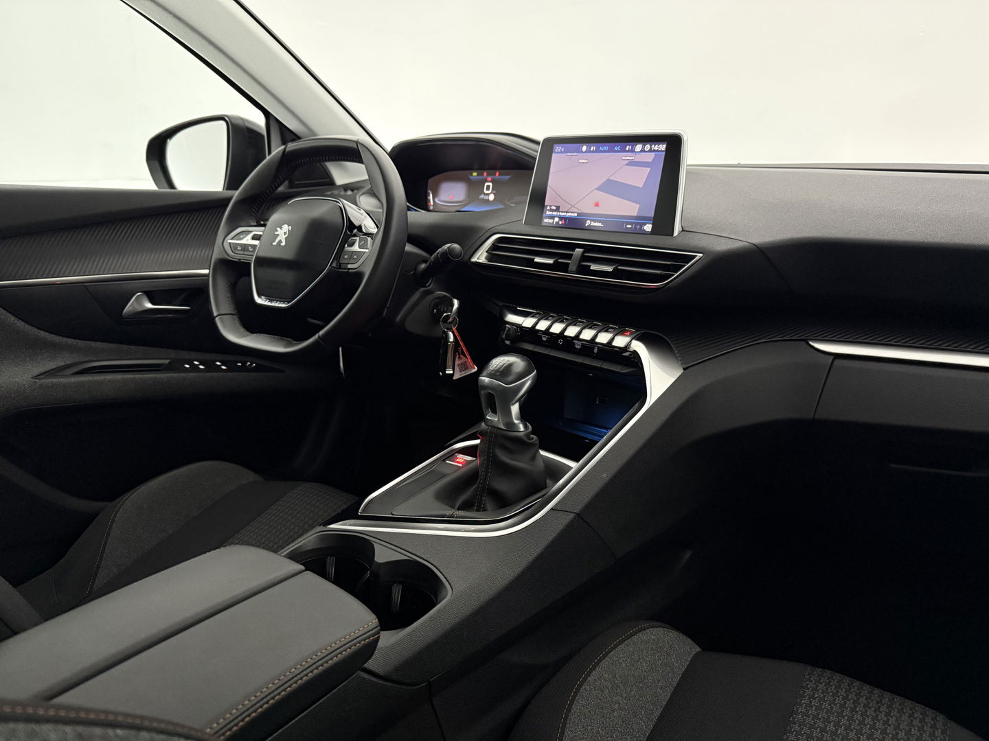 Peugeot 5008 1.2 PureTech | 7 Persoons | LED | Trekh. | 360° | Virtual | Carplay | Parkeersens. l NAP