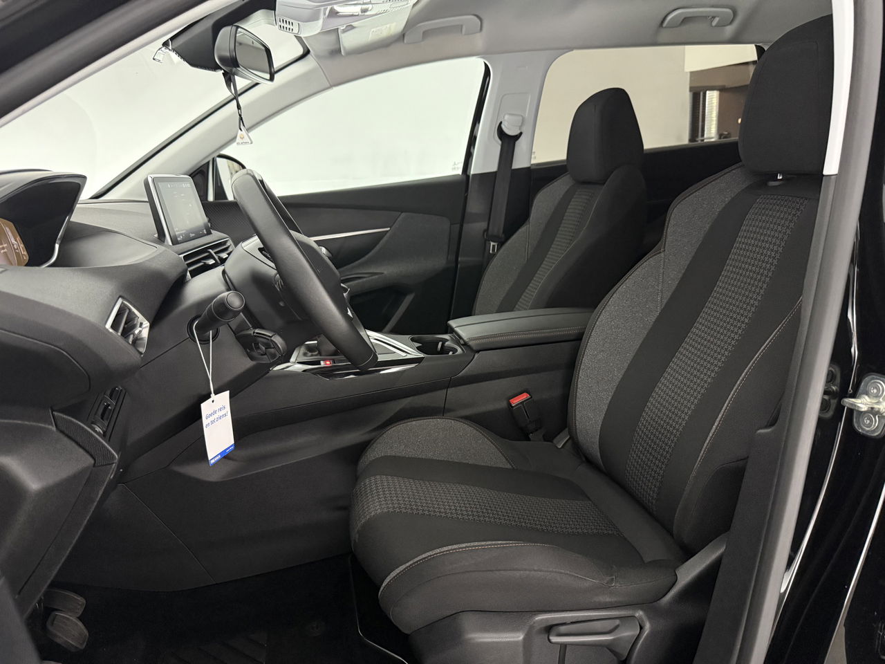 Peugeot 5008 1.2 PureTech | 7 Persoons | LED | Trekhaak | Camera | Virtual Cockpit | Carplay | Parkeersens.