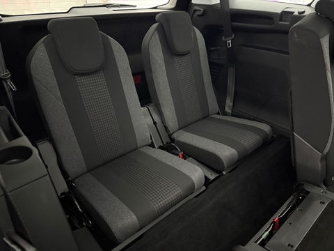Peugeot 5008 1.2 PureTech | 7 Persoons | LED | Trekh. | 360° | Virtual | Carplay | Parkeersens. l NAP