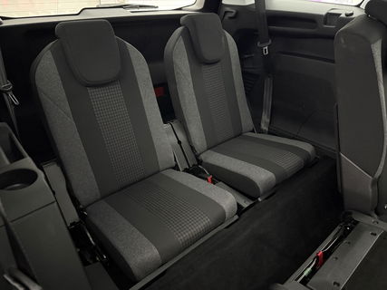 Peugeot 5008 1.2 PureTech | 7 Persoons | LED | Trekhaak | Camera | Virtual Cockpit | Carplay | Parkeersens.