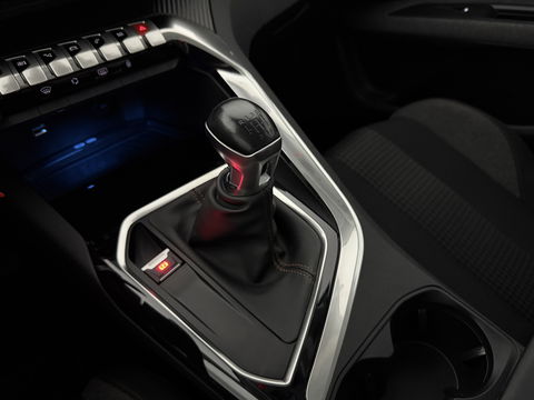 Peugeot 5008 1.2 PureTech | 7 Persoons | LED | Trekh. | 360° | Virtual | Carplay | Parkeersens. l NAP