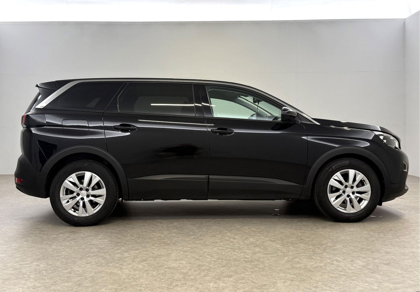 Peugeot 5008 1.2 PureTech | 7 Persoons | LED | Trekh. | 360° | Virtual | Carplay | Parkeersens. l NAP