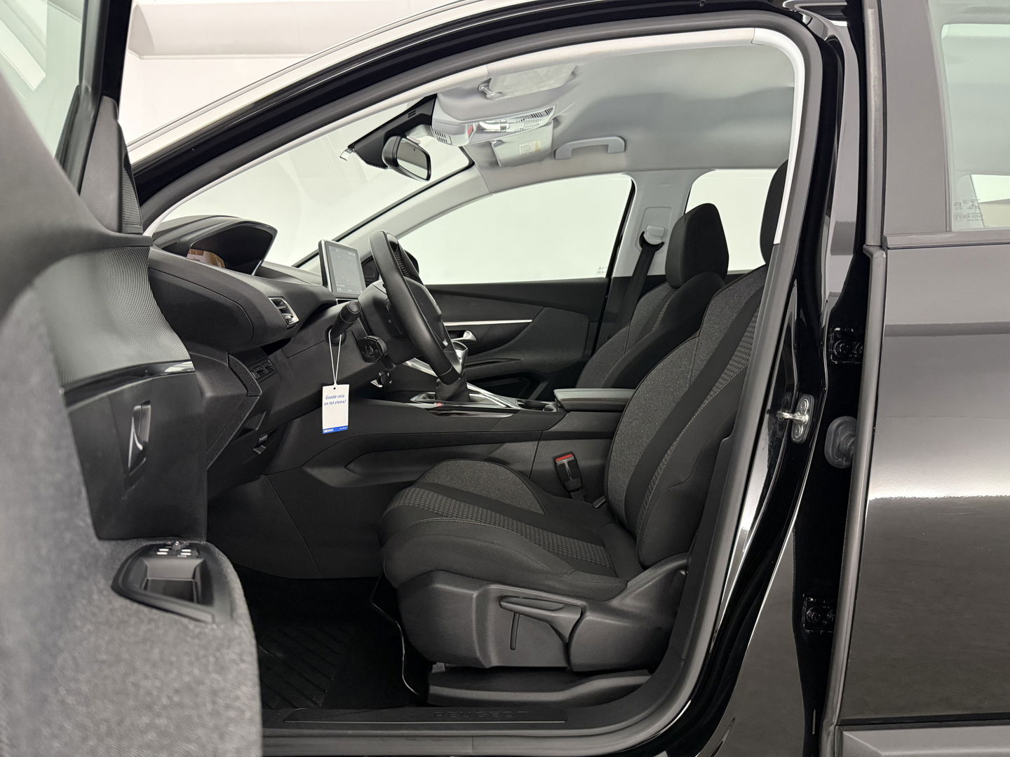 Peugeot 5008 1.2 PureTech | 7 Persoons | LED | Trekh. | 360° | Virtual | Carplay | Parkeersens. l NAP