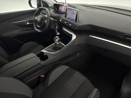 Peugeot 5008 1.2 PureTech | 7 Persoons | LED | Trekhaak | Camera | Virtual Cockpit | Carplay | Parkeersens.