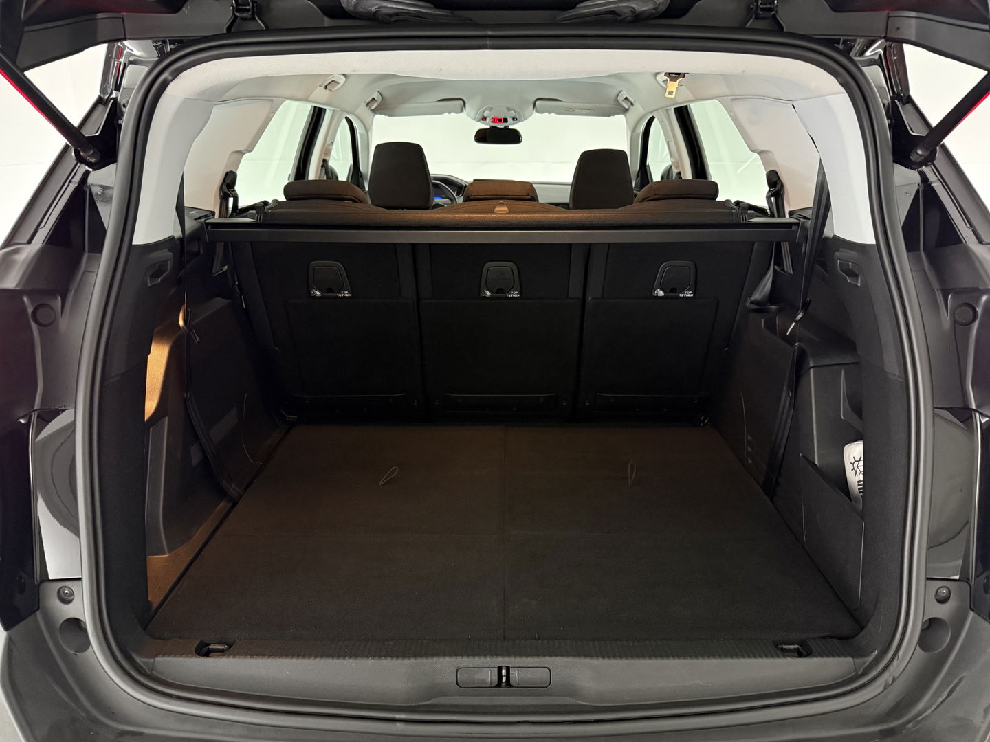 Peugeot 5008 1.2 PureTech | 7 Persoons | LED | Trekh. | 360° | Virtual | Carplay | Parkeersens. l NAP