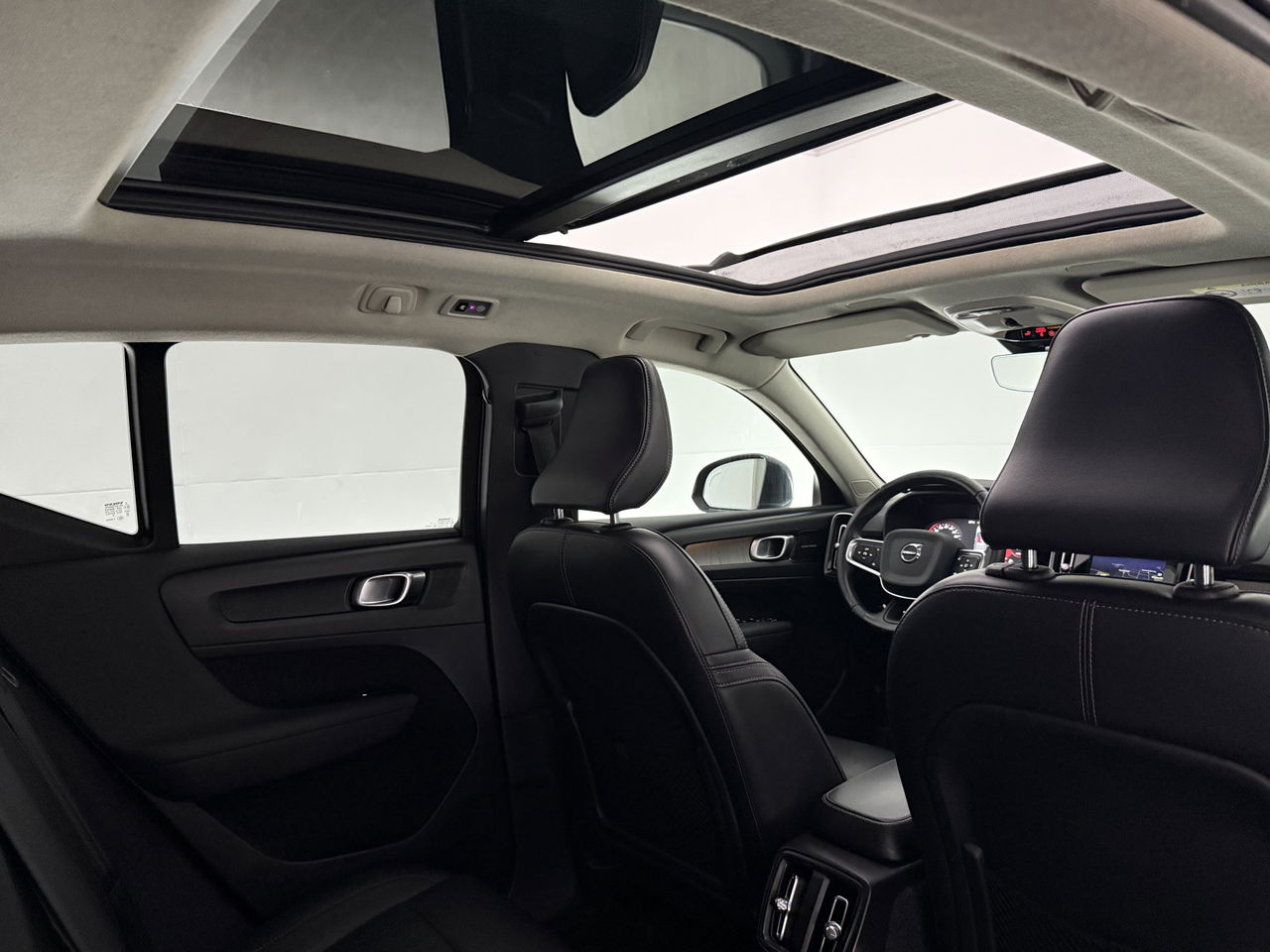 Volvo XC40 1.5 T5 262PK Twin Engine Inscription | Pano | Sfeerverl. | Harman/Kardon | Leder | Navigatie | LED