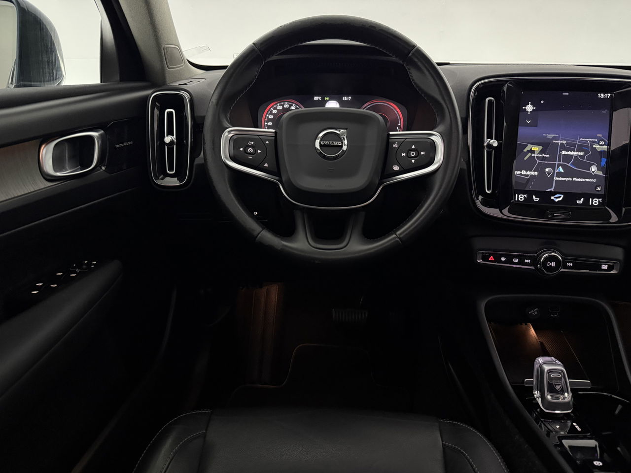 Volvo XC40 1.5 T5 262PK Twin Engine Inscription | Pano | Sfeerverl. | Harman/Kardon | Leder | Navigatie | LED