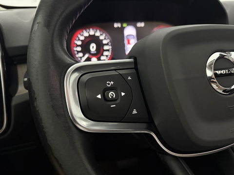 Volvo XC40 1.5 T5 262PK Twin Engine Inscription | Pano | Sfeerverl. | H&K | Leder | Navigatie | LED l Dodehoek l NAP