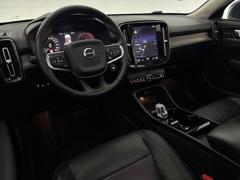 Volvo XC40 1.5 T5 262PK Twin Engine Inscription | Pano | Sfeerverl. | H&K | Leder | Navigatie | LED l Dodehoek l NAP
