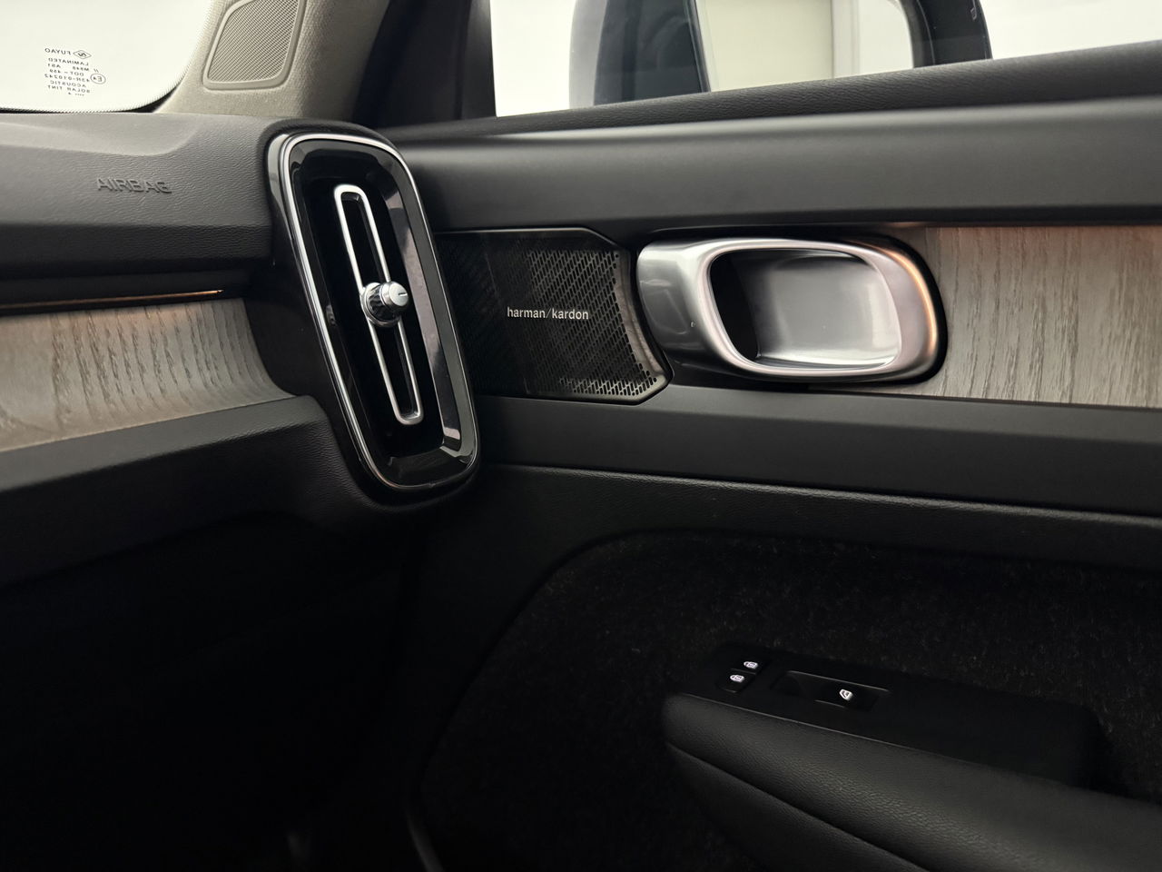 Volvo XC40 1.5 T5 262PK Twin Engine Inscription | Pano | Sfeerverl. | Harman/Kardon | Leder | Navigatie | LED