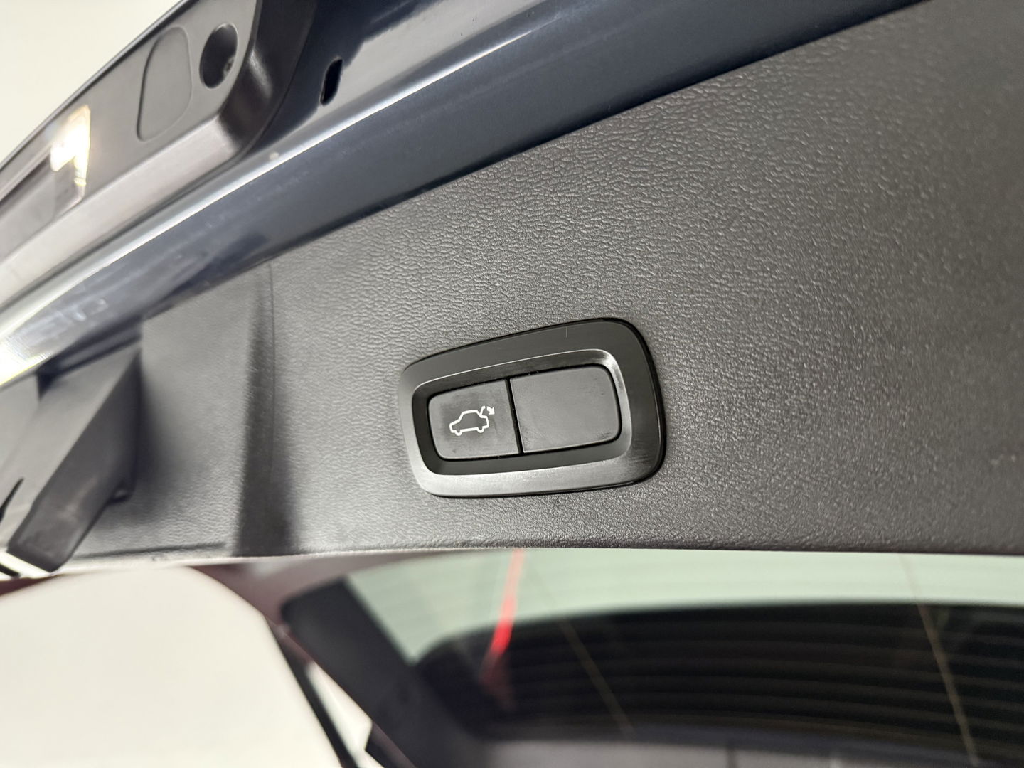 Volvo XC40 1.5 T5 262PK Twin Engine Inscription | Pano | Sfeerverl. | H&K | Leder | Navigatie | LED l Dodehoek l NAP