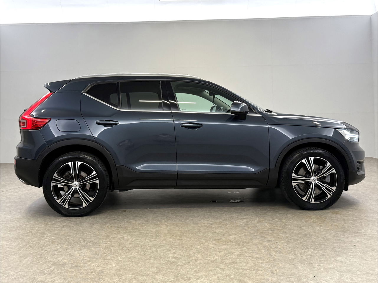 Volvo XC40 1.5 T5 262PK Twin Engine Inscription | Pano | Sfeerverl. | Harman/Kardon | Leder | Navigatie | LED
