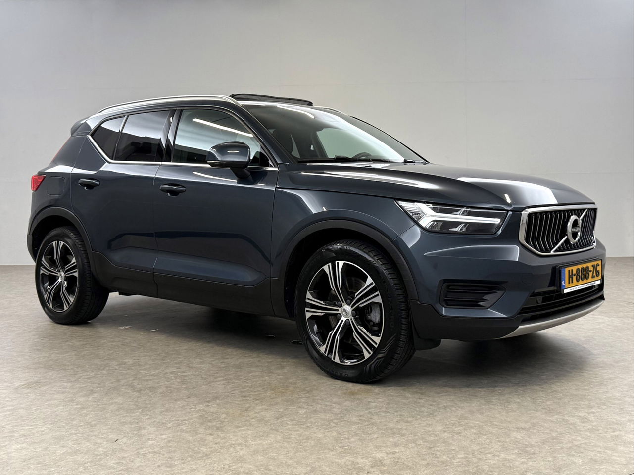 Volvo XC40 1.5 T5 262PK Twin Engine Inscription | Pano | Sfeerverl. | Harman/Kardon | Leder | Navigatie | LED