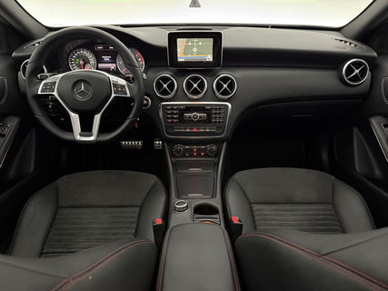 Mercedes-Benz A-Klasse 180 CDI | Pano | LED | Spoiler | Airco | Navigatie | Parkeersens