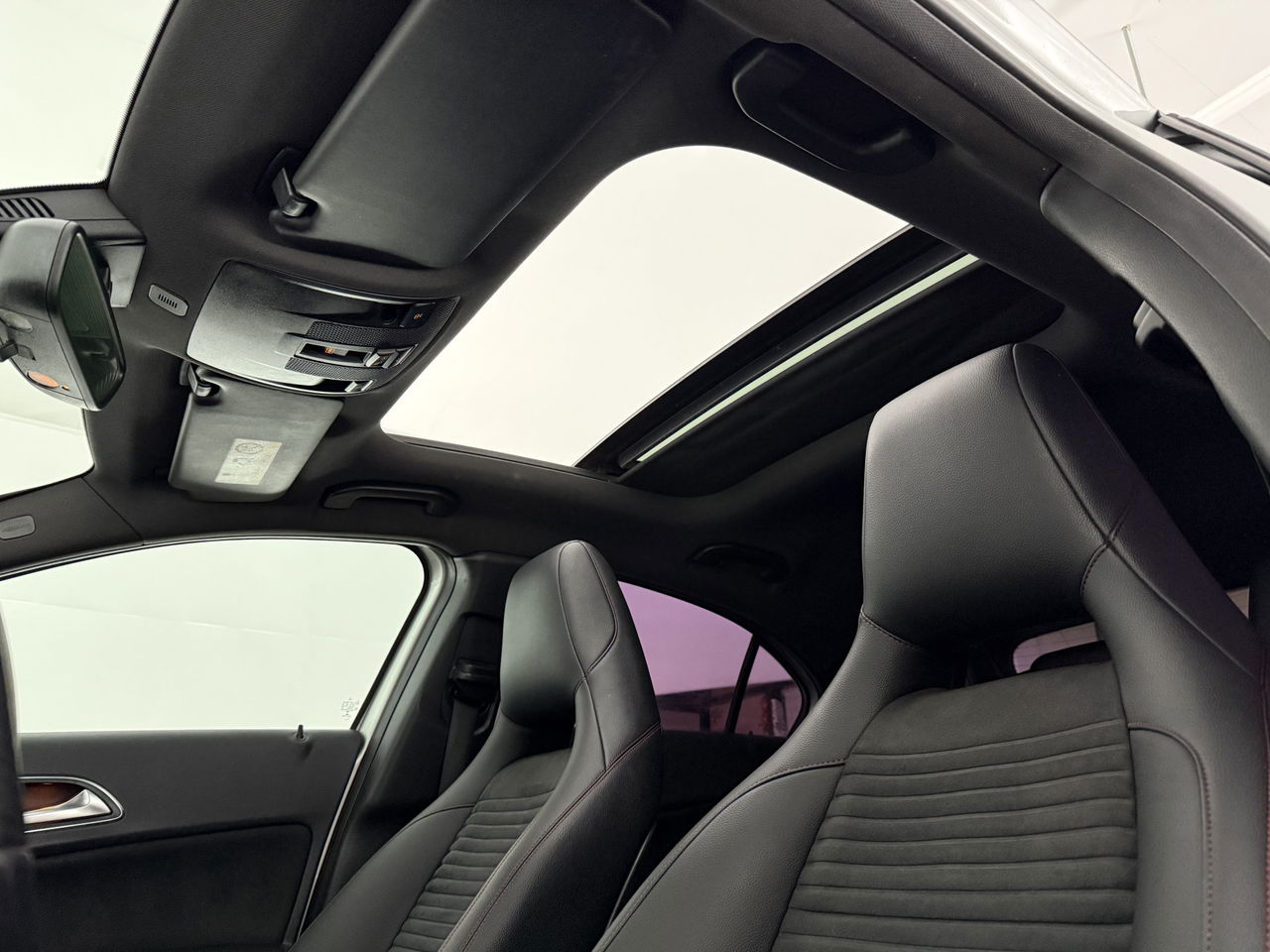 Mercedes-Benz A-Klasse 180 CDI | Pano | LED | Spoiler | Airco | Navigatie | Parkeersens