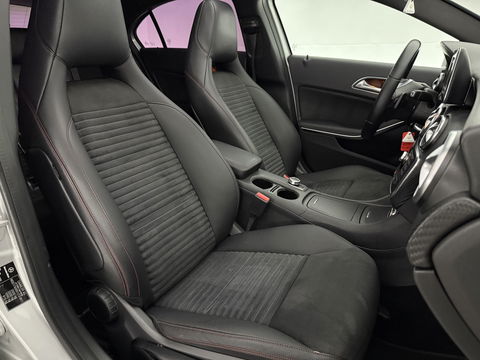 Mercedes-Benz A-Klasse 180 CDI | Pano | LED | Spoiler | Airco | Navigatie | Parkeersens
