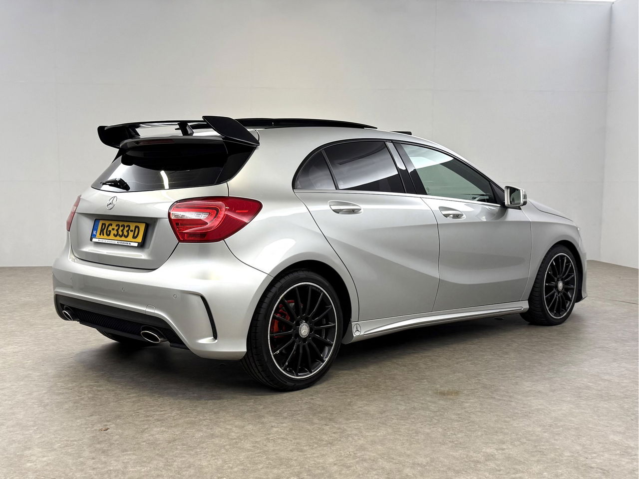 Mercedes-Benz A-Klasse 180 CDI | Pano | LED | Spoiler | Airco | Navigatie | Parkeersens