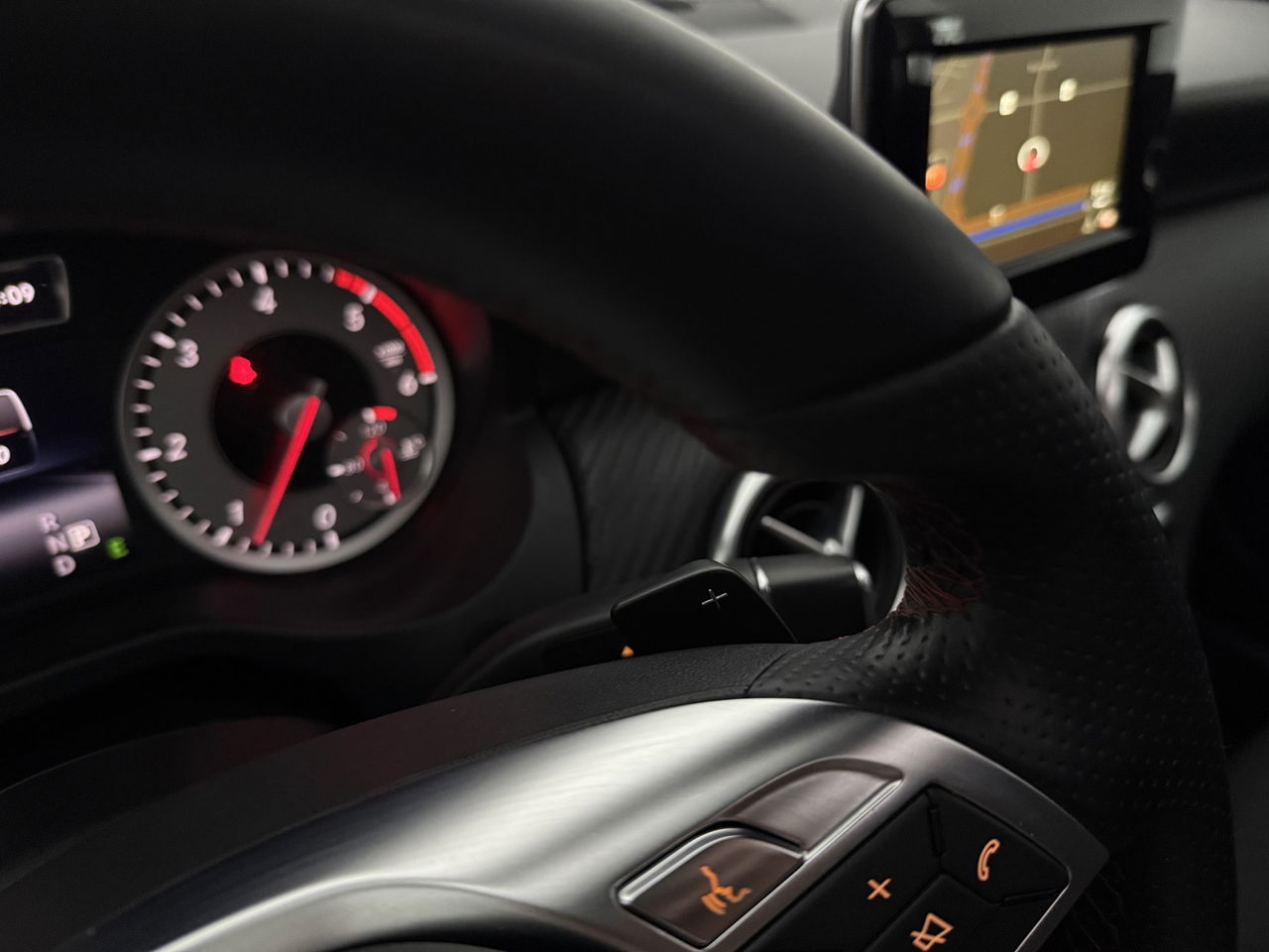 Mercedes-Benz A-Klasse 180 CDI | Pano | LED | Spoiler | Airco | Navigatie | Parkeersens