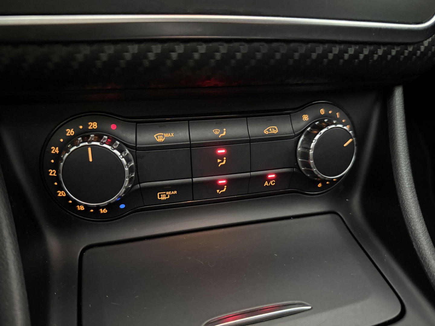 Mercedes-Benz A-Klasse 180 CDI | Pano | LED | Spoiler | Airco | Navigatie | Parkeersens