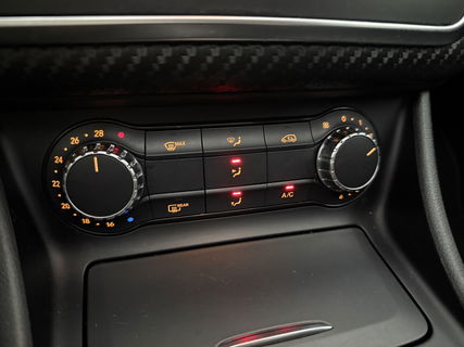 Mercedes-Benz A-Klasse 180 CDI | Pano | LED | Spoiler | Airco | Navigatie | Parkeersens