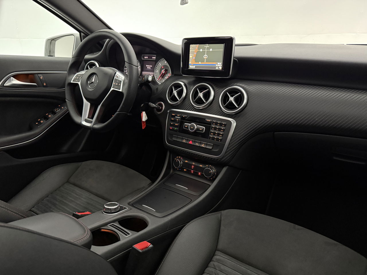 Mercedes-Benz A-Klasse 180 CDI | Pano | LED | Spoiler | Airco | Navigatie | Parkeersens
