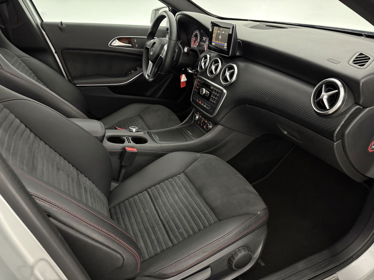 Mercedes-Benz A-Klasse 180 CDI | Pano | LED | Spoiler | Airco | Navigatie | Parkeersens
