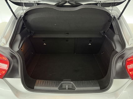 Mercedes-Benz A-Klasse 180 CDI | Pano | LED | Spoiler | Airco | Navigatie | Parkeersens