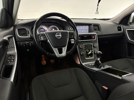 Volvo V60 1.6 T3 Momentum | Cruise | Navigatie | Parkeersens | Clima | NAP