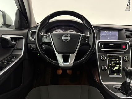 Volvo V60 1.6 T3 Momentum | Cruise | Navigatie | Parkeersens | Clima | NAP