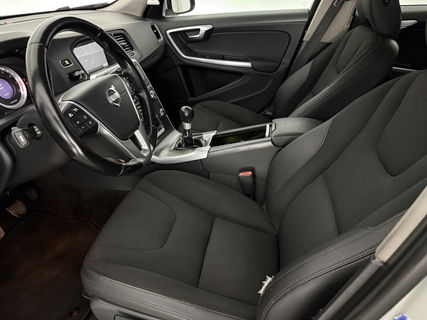 Volvo V60 1.6 T3 Momentum | Cruise | Navigatie | Parkeersens | Clima | NAP