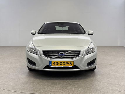 Volvo V60 1.6 T3 Momentum | Cruise | Navigatie | Parkeersens | Clima | NAP