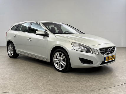 Volvo V60 1.6 T3 Momentum | Cruise | Navigatie | Parkeersens | Clima | NAP