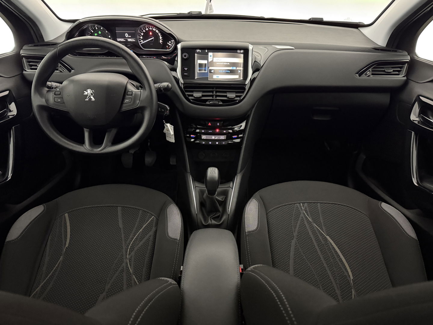 Peugeot 208 1.2 VTi Envy Clima | Cruise | Navigatie | Parkeersens. l Hagelschade l NAP