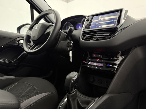 Peugeot 208 1.2 VTi Envy Clima | Cruise | Navigatie | Parkeersens. l Hagelschade l NAP