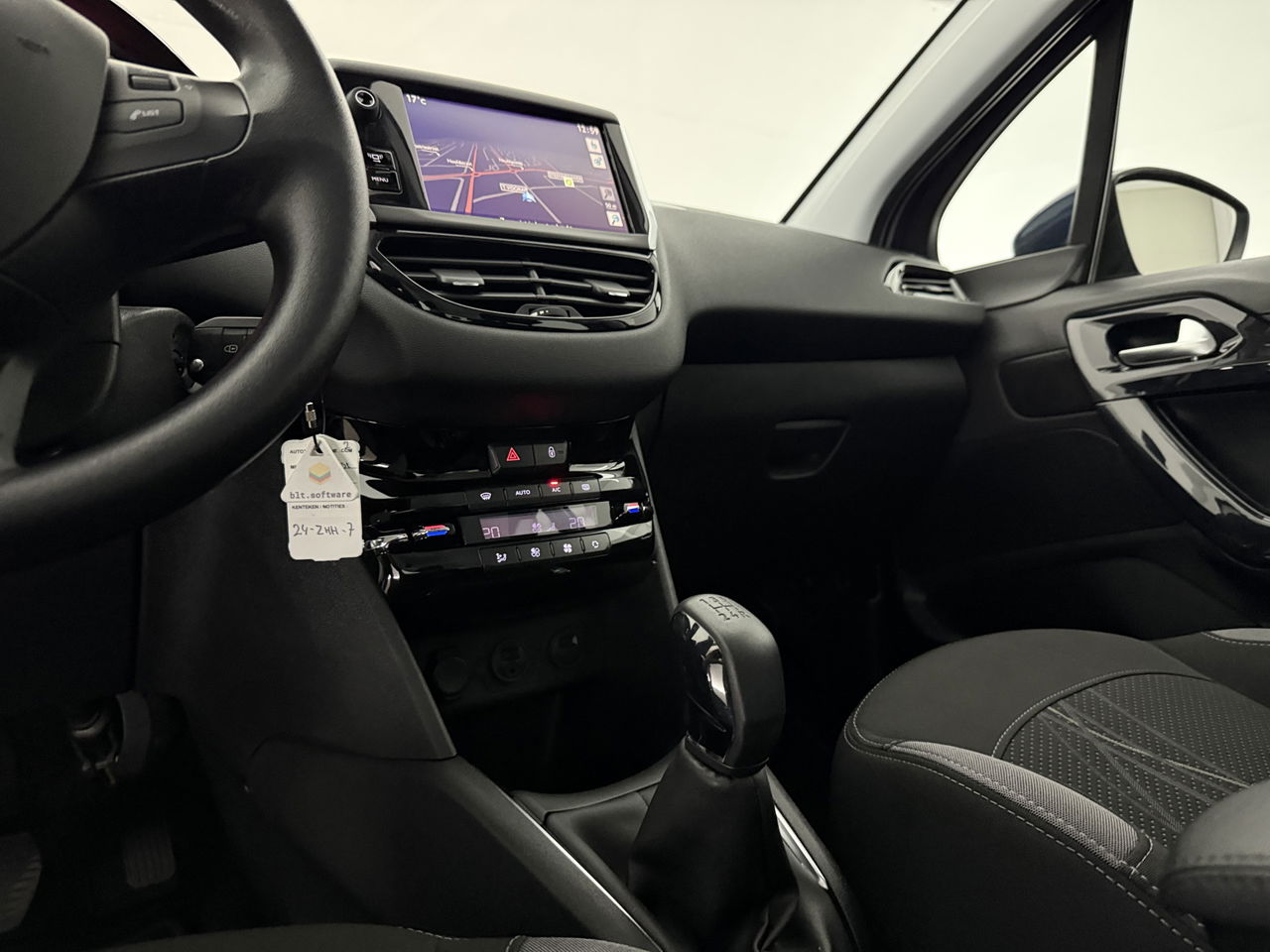 Peugeot 208 1.2 VTi Envy | NAP | Clima | Cruise | Navigatie | Parkeersensoren